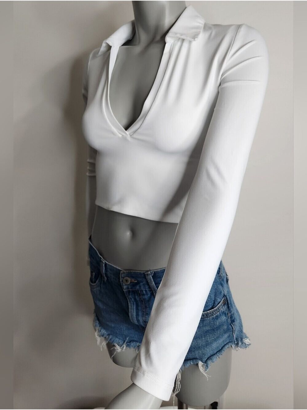 Aritzia Babaton White Contour Polo Collared Long Sleeve Crop Top Size S - Picture 10 of 14